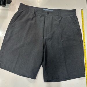 Men’s Tackle & Tides 19” Gray Hybrid Walk Shorts, size 34.